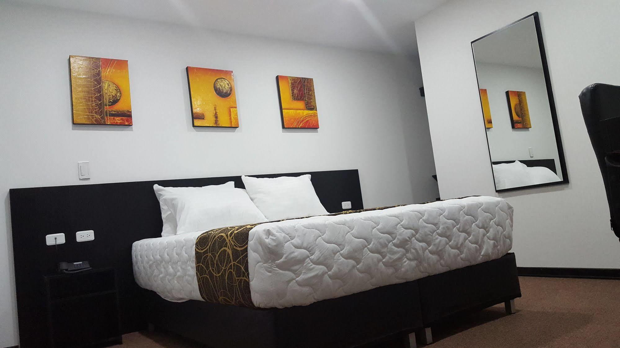Ayenda 1063 Golden Hotel Bogotá Eksteriør billede