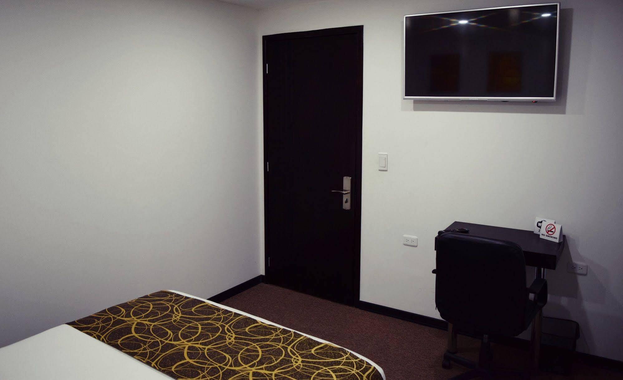 Ayenda 1063 Golden Hotel Bogotá Eksteriør billede