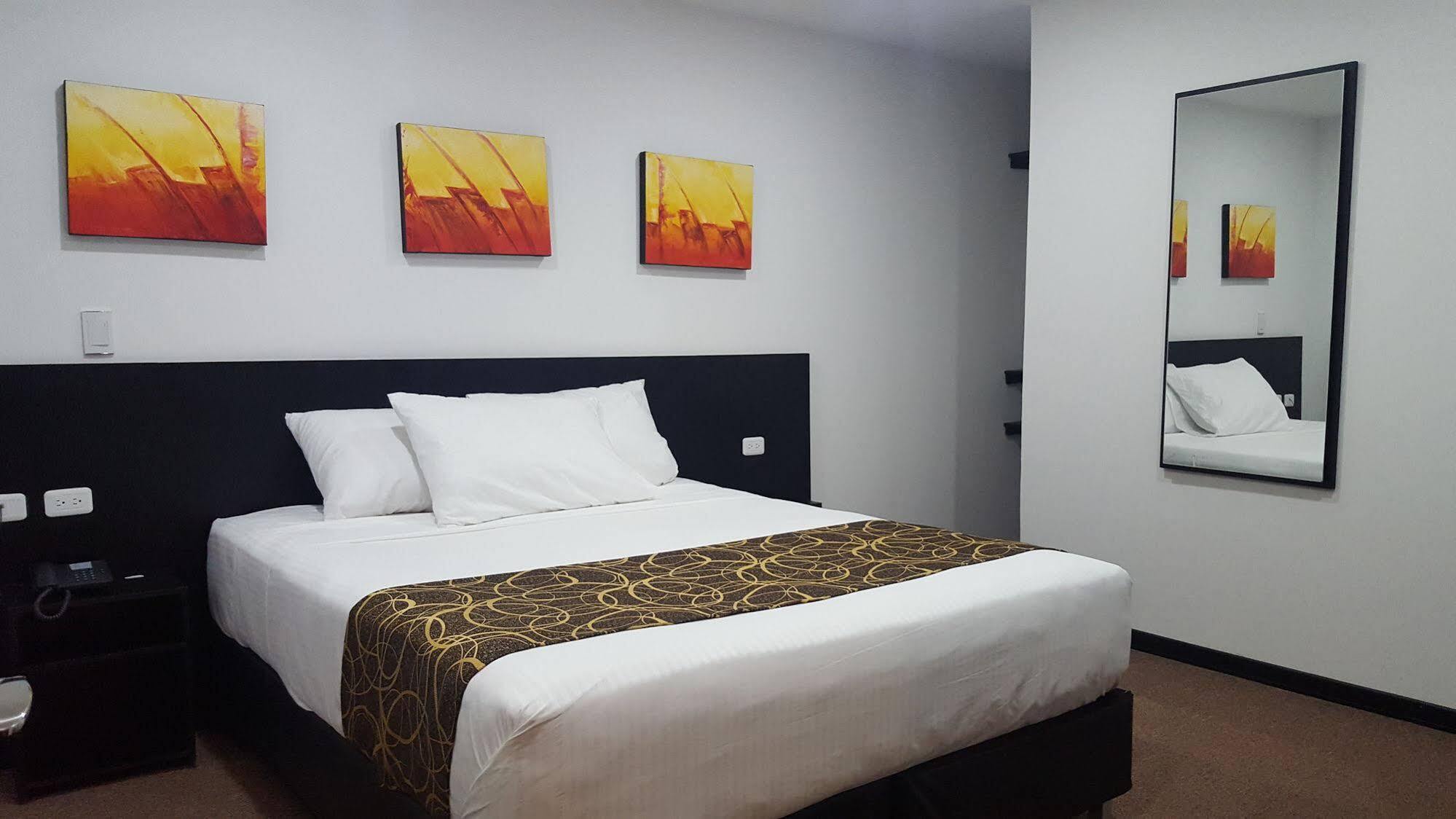 Ayenda 1063 Golden Hotel Bogotá Eksteriør billede